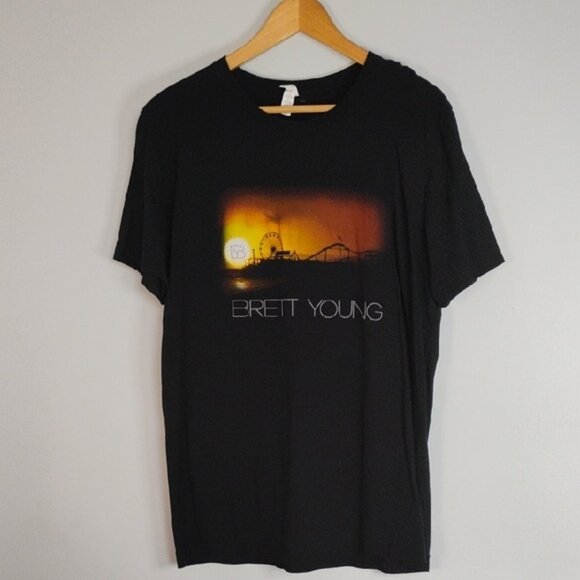 BRETT YOUNG Graphic Tee Size L 100% Cotton Unisex- Concert Country - Picture 1 of 7